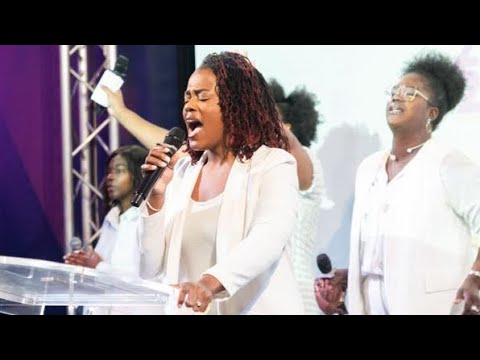 QUE N'AS TU PAS FAIT - avec Roberlyne MADJEKI