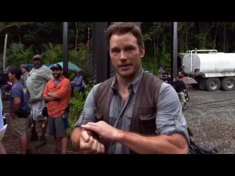 Jurassic World (Behind the Scenes 'Chris Pratt Stunts 101')