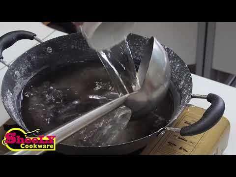 How to clean a NEW Cast Iron Cookware 如何开锅？私房秘笈：炒盐就行！By Sheely Cookware