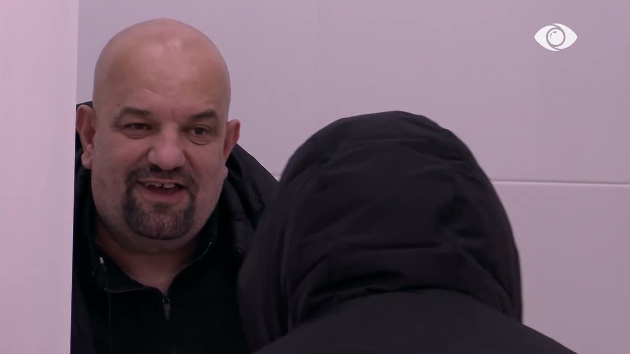 “Ilir, Ilir…”/ Keijsi e thërret si të ishte zëri i ndërgjegjes, banori: Ik dhe merru me shoqet