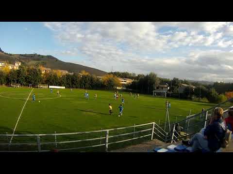 Allievi Valfoglia-Urbania: Buona costruzione in zona 2, palla in verticale sull'Es che porta al goal