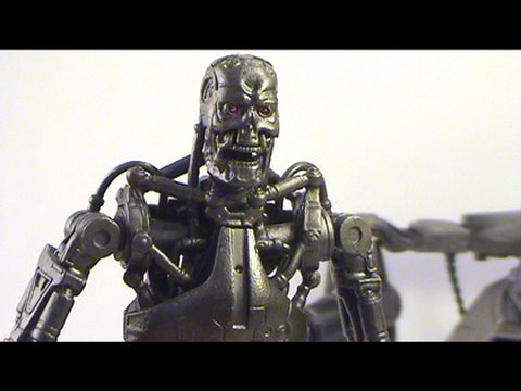 Video review of Terminator Salvation movie toy; T-700 and T-1
