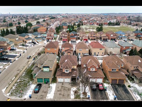 4 Woodsmere Court, Brampton Home for Sale - Real Estate Properties for Sale