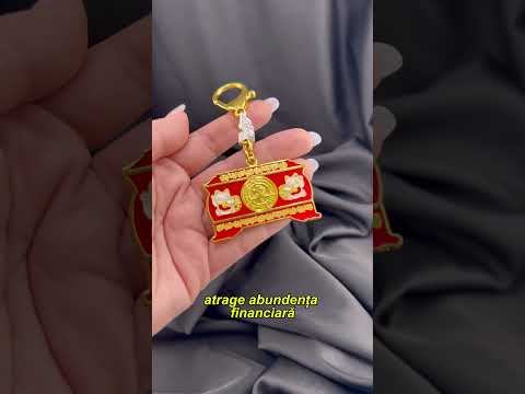Breloc amuleta cu cufarul prosperitatii si pisica norocoasa