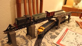 Tri-ang Railways Christmas- Operating Ore Wagon Set