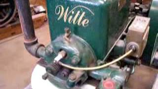 preview picture of video 'Witte antique 5 horse flywheel stationary engine'