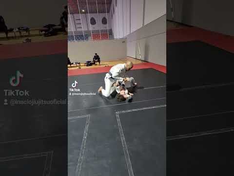 Balloon Sweep (Helicopter Armbar) Thumbnail