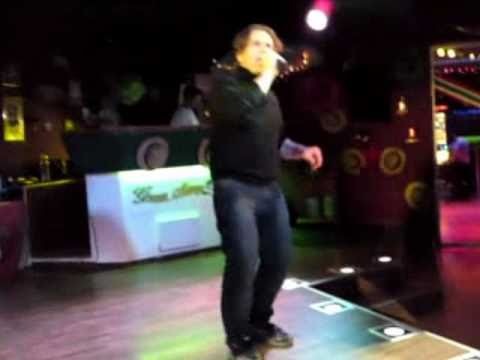 Ivar - Zieh die Schuhe aus im Green Mango