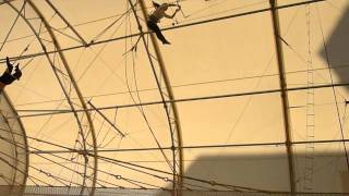 Trapeze - Half turn Catch