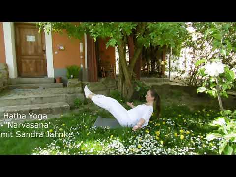 Sandra Jahnke Hatha Yoga Rücken- und Bauchstärkung mit Narvasana dem Boot