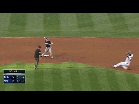 MIL@SD: Herrera, Gennett start up the double play