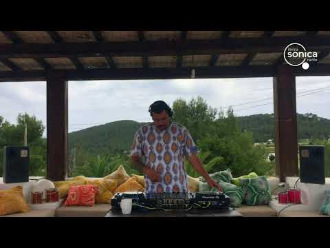 Listen to Camilo live streaming. 19/05/20