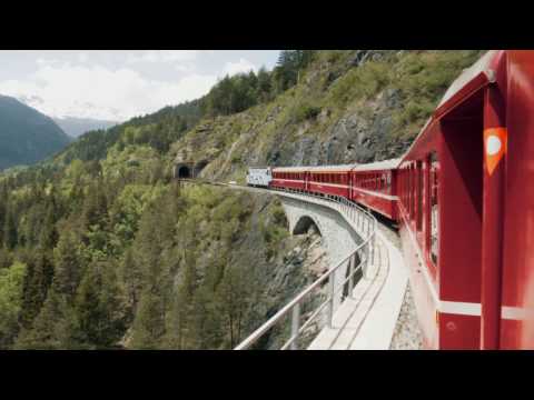 Ferrovia Rética nas Paisagens de Albula / Bernina - Novas linhas ferroviárias na paisagem montanhosa