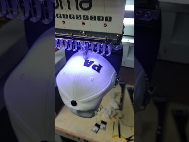 Vídeo relacionado con Buaodam Gorra Personalizada, Gorros Personalizados Bordada Texto Logotipo y Impresión Foto Imagen, Gorros de béisbol Ajustable Personalizadas, Navidad Regalo para Madre, Padre, Hombre, Mujer, Amigo