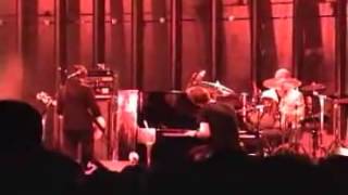 07. We suck young blood - Live (Radiohead - Hail to the thief)
