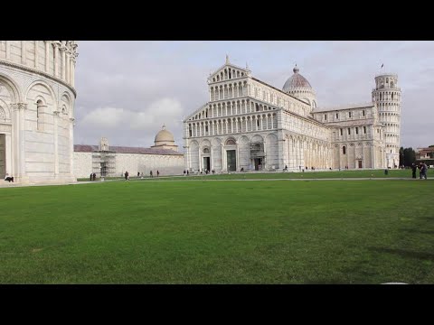 Effetto coronavirus, piazza dei miracoli a Pisa è deserta