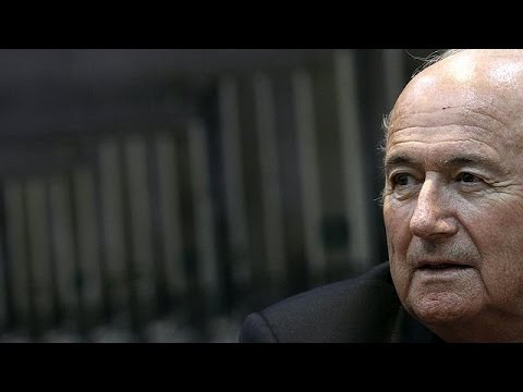 Was steckt hinter Blatters überraschendem Rücktritt?