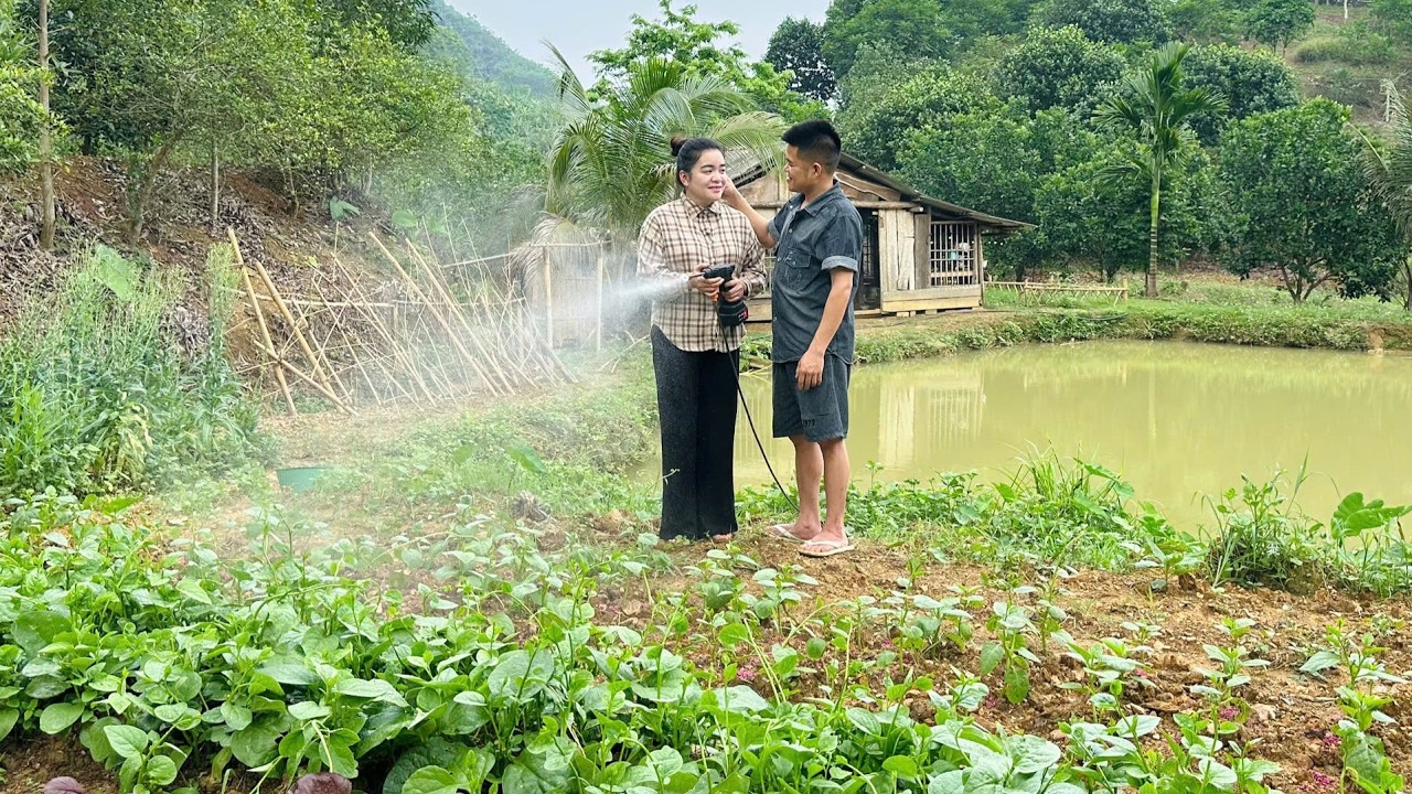 CEO Tung and Tu Anh feel happy taking care of the farm together every day