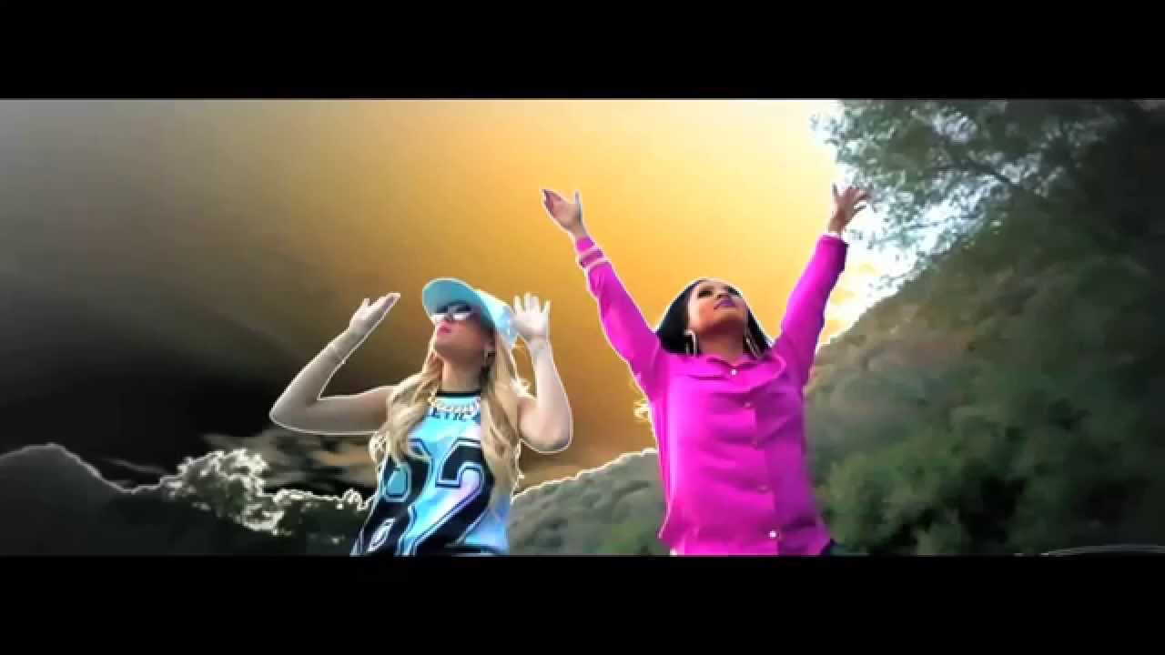 Chanel West Coast ft. Honey Cocaine — Blueberry Chills