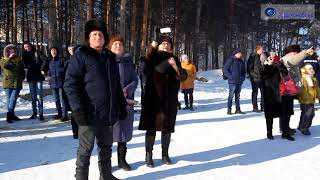 Шимановцы наблюдают за запуском ракеты.