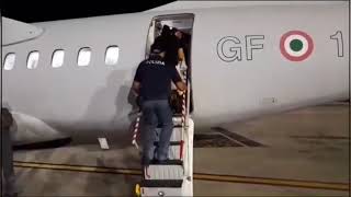 migranti-sbarco-a-salerno-fermati-2-presunti-scafisti-14-tunisini-respinti