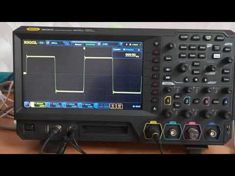 Rigol MSO5072  built in waveform generator 1 MHz square