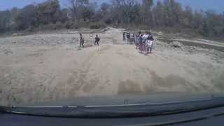 preview picture of video 'Veeresh Malik Road Flicks 037 - crossing the rapad returning from Kalagarh Tiger Reserve, Corbett'