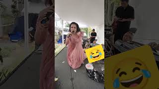 Download lagu biduan ngamuk🤭#shorts#goyang#lagudangdut#hajatan#koplo#dangdutviral @hanaapna mp3