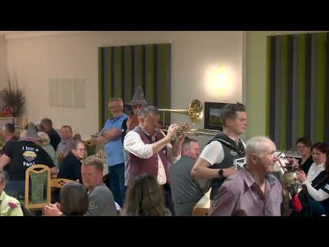 Grand Finale - Auf der Autobahn