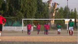 preview picture of video 'manuel doblado,futbol en el campo 2'