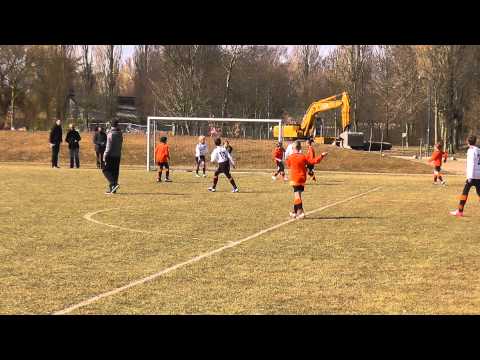 6 april 2013 VV De Meern E5 - VV De Meern E7 com 10-1 Passeerbeweging Daan