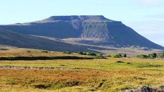 preview picture of video 'Yorkshire Dales Country Walk   The Yorkshire Three Peaks No 3 Ingleborough from Ingleton round'