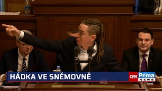 Neslintejte nám na Pirátky, pustil se Bartoš do Babiše. Budu si říkat, co chci, namítl premiér