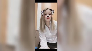 ミニスカ隠しきれな…