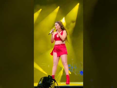 Parda Parda Sunidhi Chauhan | live performance | trending shorts