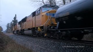 preview picture of video 'Union Pacific 4471 leading train MPWPD at Chemawa near Salem, Oregon 12.23.12'