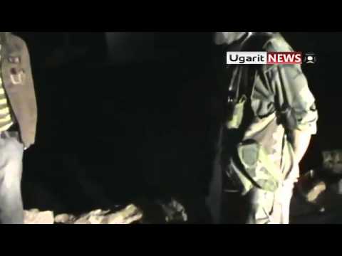 عناصر كتيبة شهداء الجبل الوسطاني تقوم بقطع الطريق على حواجز النظام في محافظة إدلب