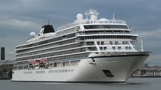 VIKING JUPITER cruise ship departs GREENWICH