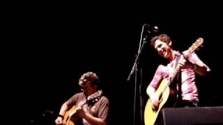 Ingram Hill - She Wants To Be Alone