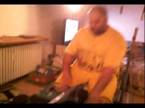 AKO 130 KILO 287 POUNDS X 8 BEINSTRECKEN an der MASCHINE