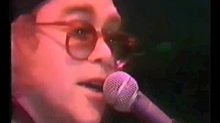 Elton John - The Goaldiggers Song (Live at Wembley Empire Pool 1977)