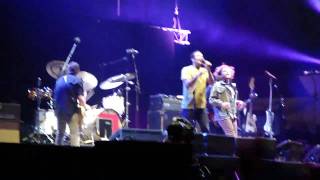 Ben Harper feat. Eddie Vedder - Under Pressure (Main Square Festival 2010)