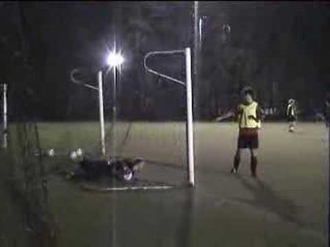 Foreholte B1 keeper verstrikt in net