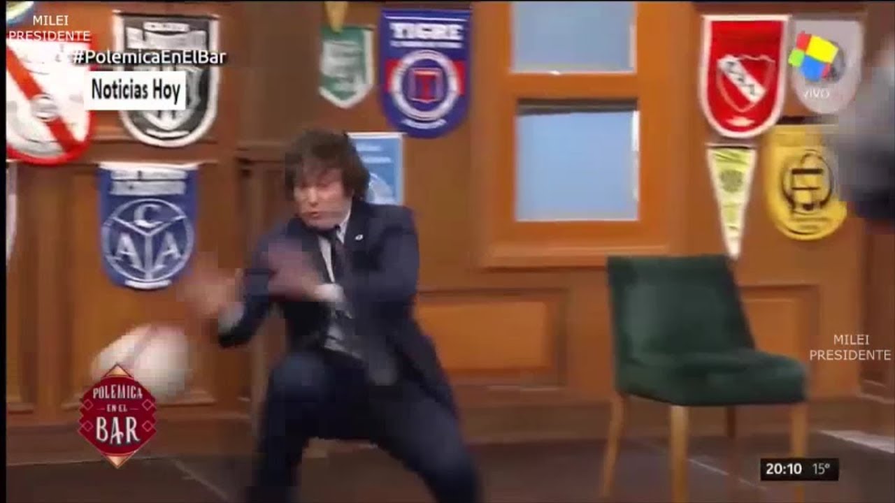 Javier Milei ataja un penal en Polémica en el Bar- 27/06/18