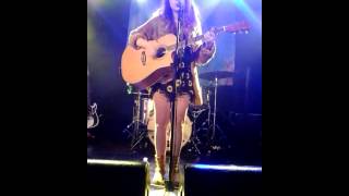 Bethan Leadley - Safe Lined (Live)