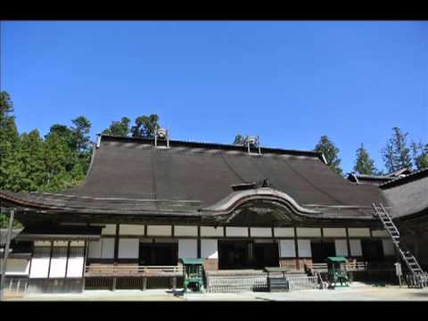 The early autumn colors in Koyasan (Hi-res)
