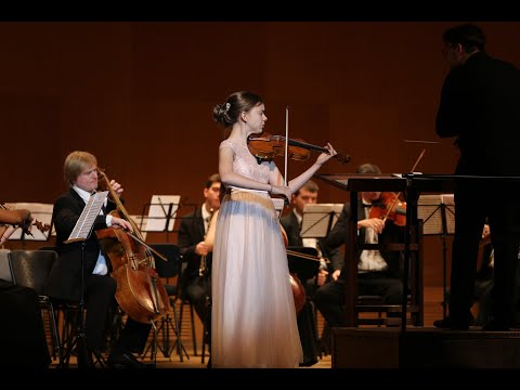 Mozart Violin Concerto No.1 K 207 | Ilva Eigus