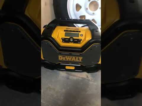DeWALT Jobsite Bluetooth radio and charger￼