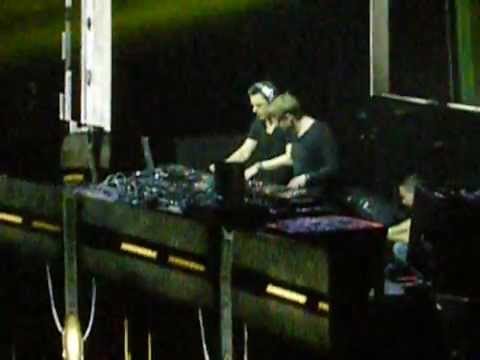 Dimitri Vegas, Moguai & Like Mike vs. Ferry Corsten & Aruna-Mammoth Forever (NWP Mashup, ASOT 600).