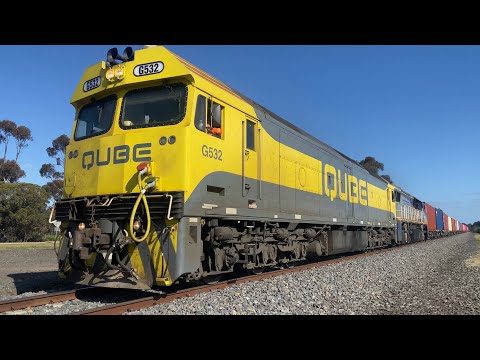 Down 9173 QUBE Ultima with QUBE G532 and RailFirst VL360 at Lethbridge heading to Ultima 29/10/2024